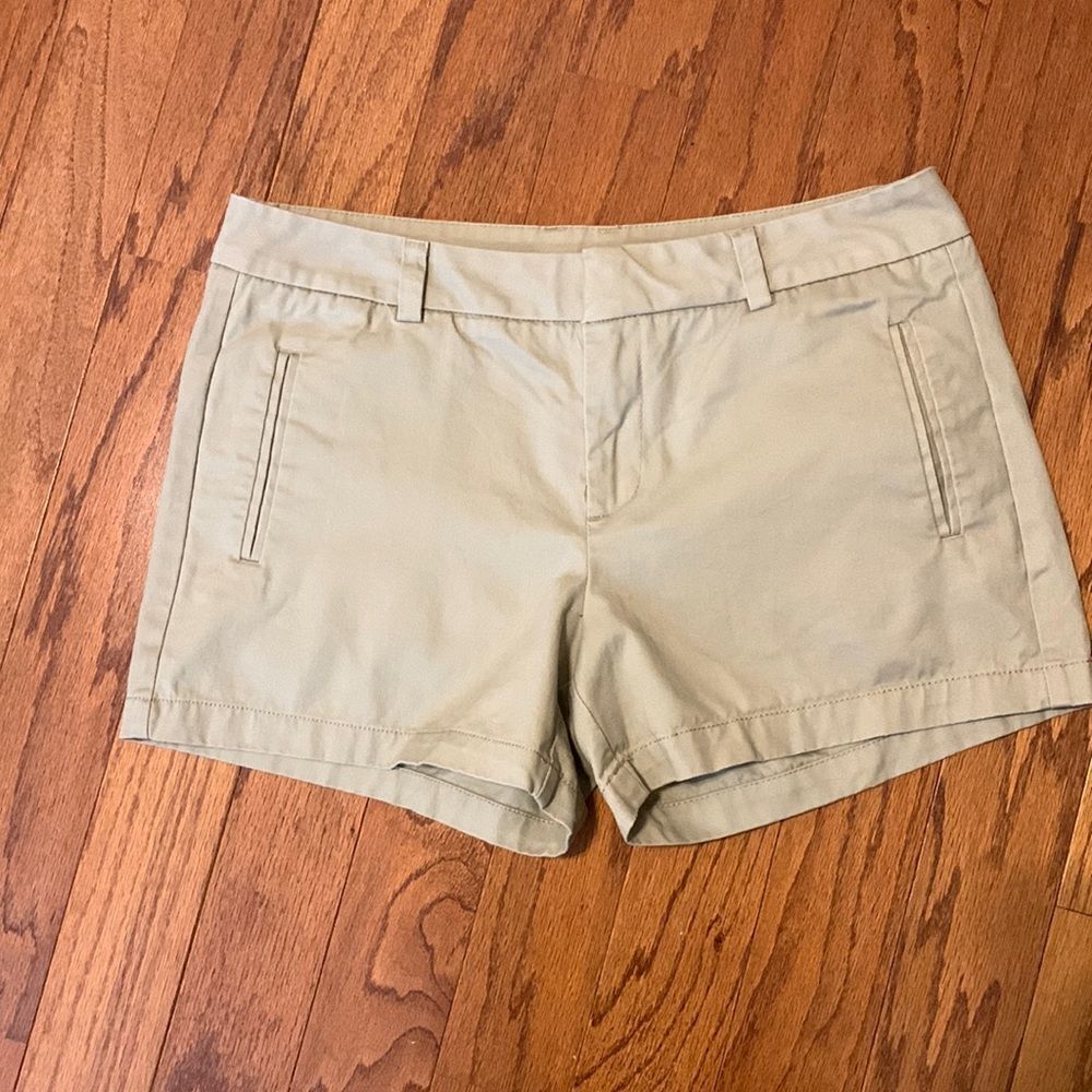 Stylus Size 8 khaki shorts